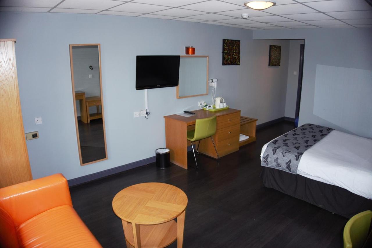 Happy Guests Lodge Lower Whitley Екстер'єр фото