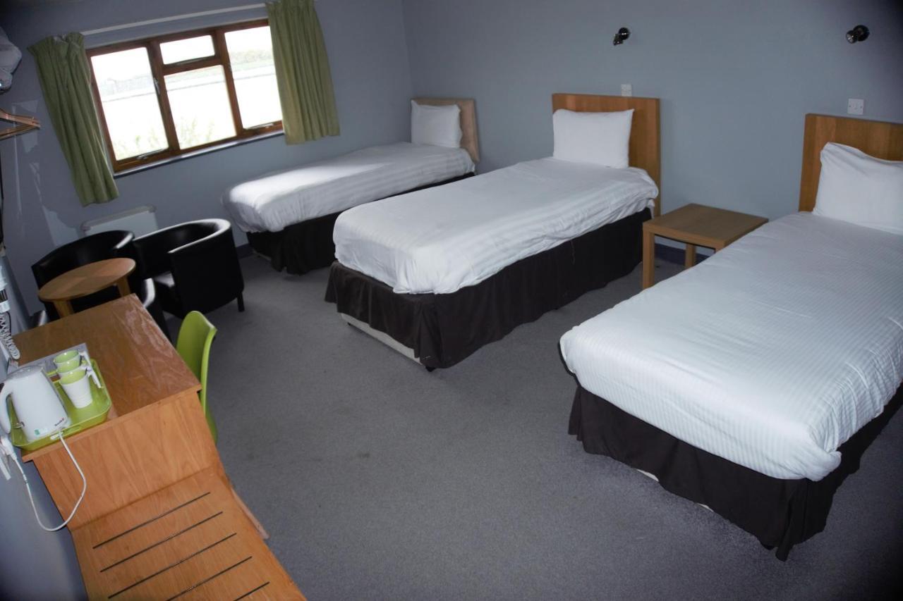 Happy Guests Lodge Lower Whitley Екстер'єр фото