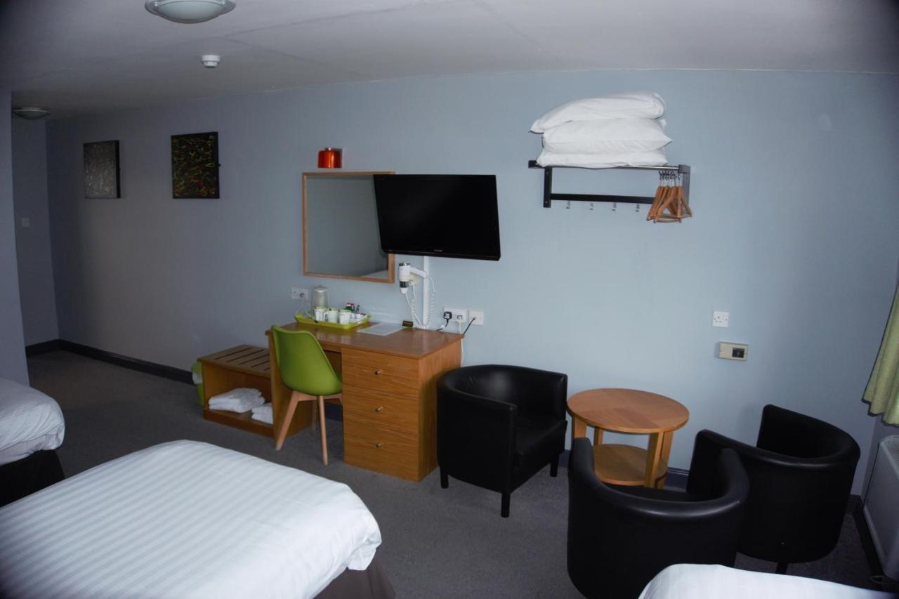 Happy Guests Lodge Lower Whitley Екстер'єр фото