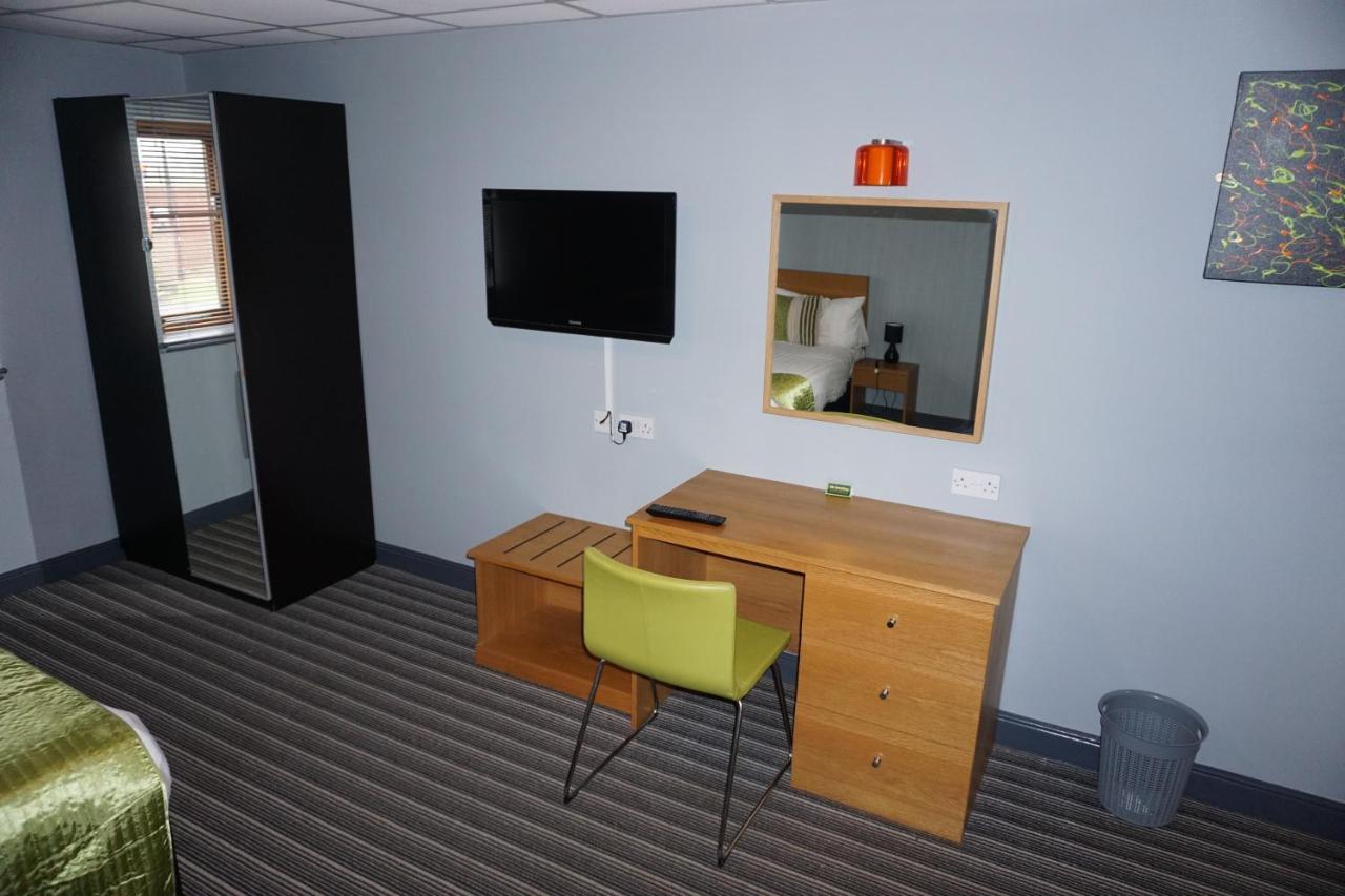 Happy Guests Lodge Lower Whitley Екстер'єр фото